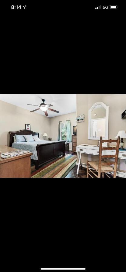 Little House On The Corner Apartment Livingston Bagian luar foto