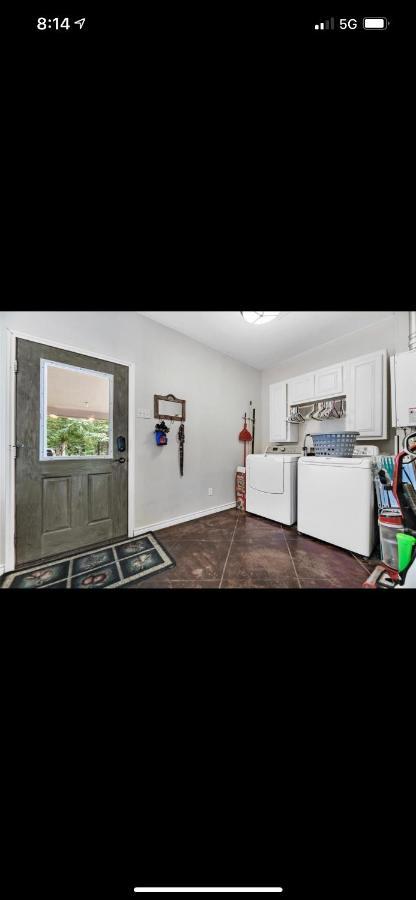 Little House On The Corner Apartment Livingston Bagian luar foto