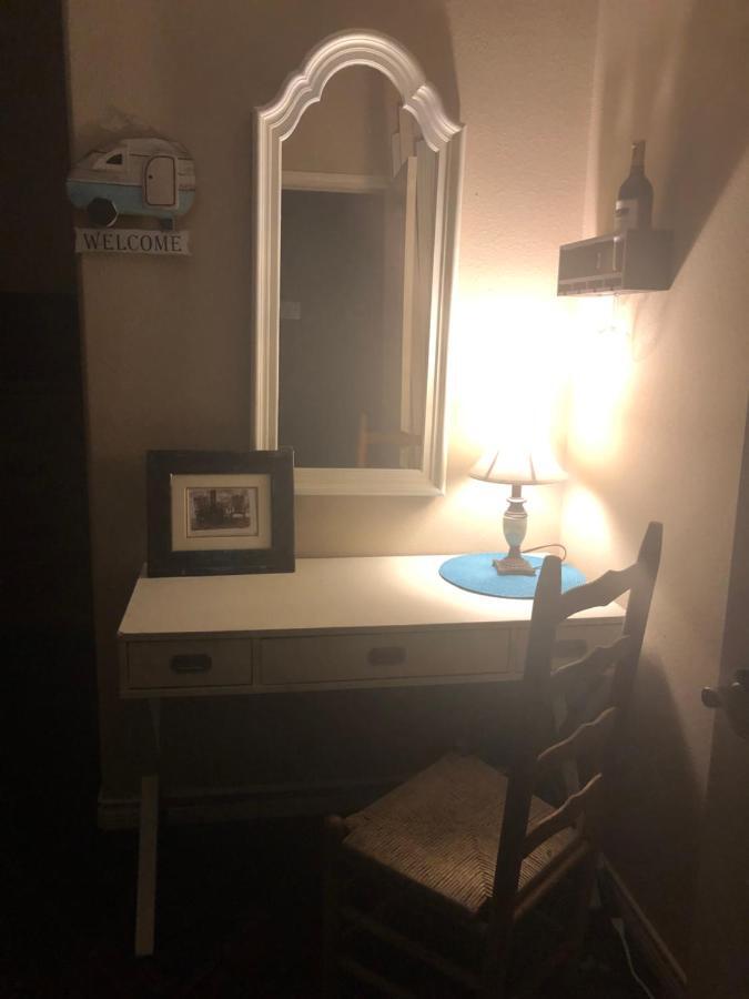 Little House On The Corner Apartment Livingston Bagian luar foto